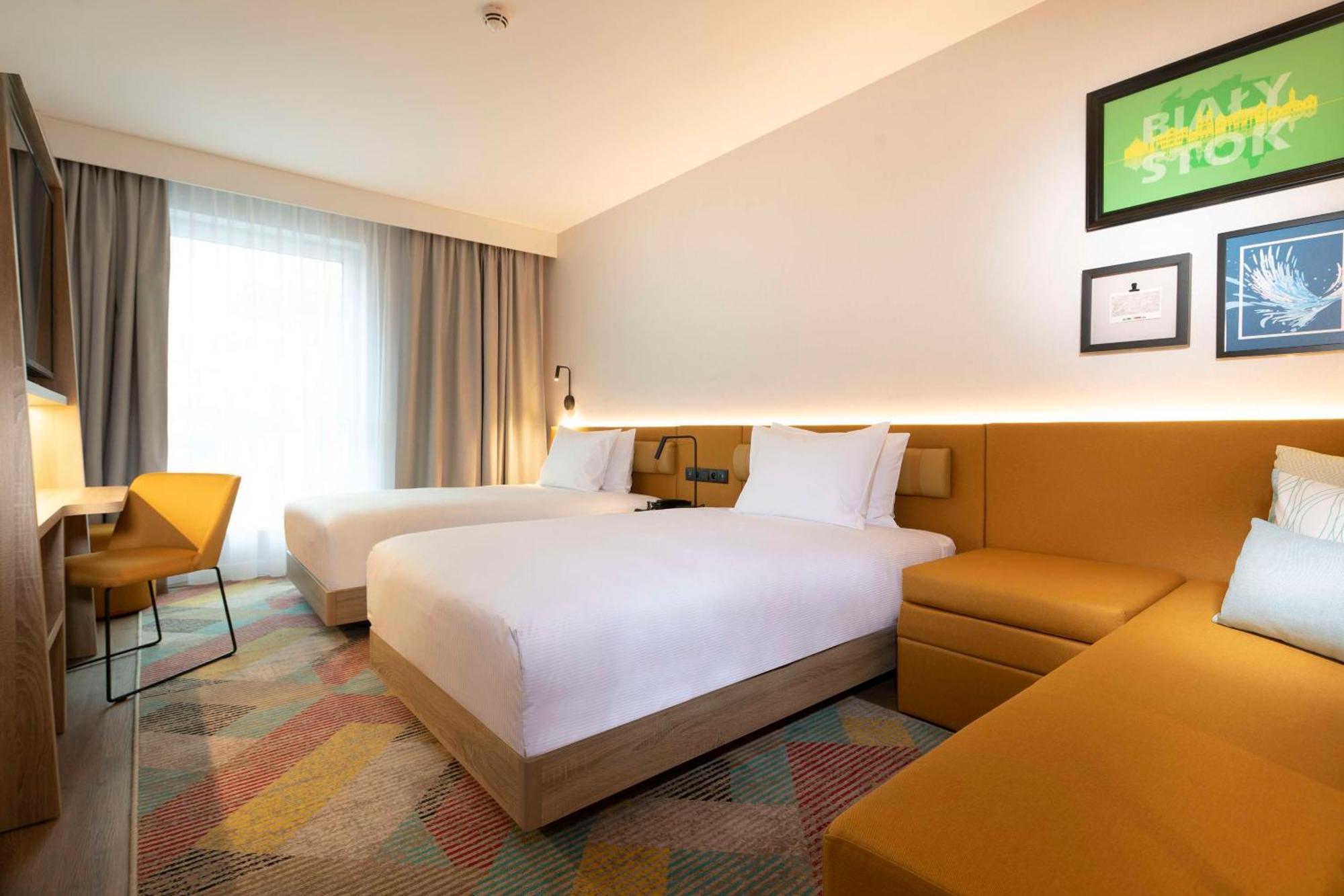 Отель Hampton By Hilton Белосток Экстерьер фото