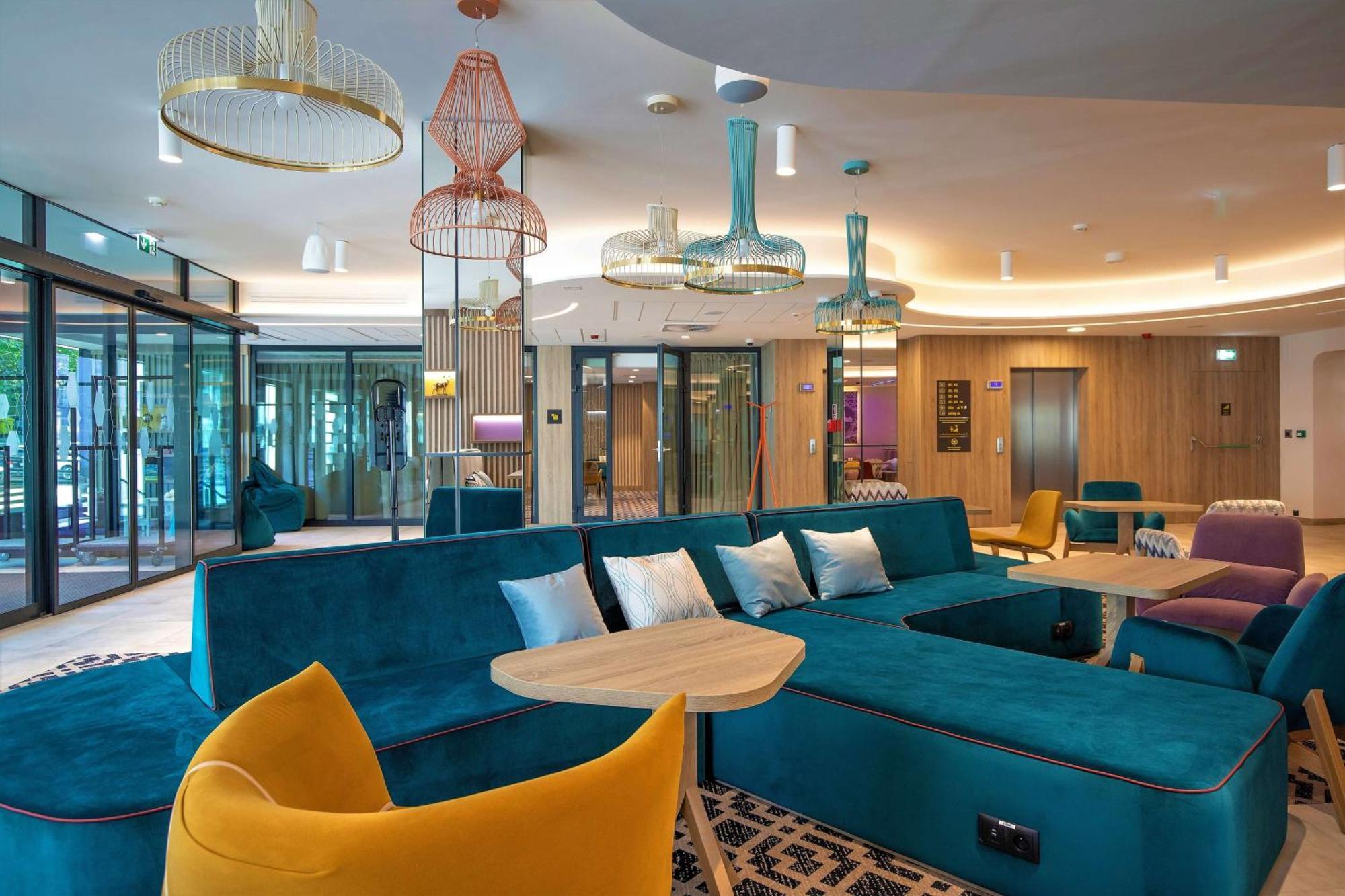 Отель Hampton By Hilton Белосток Экстерьер фото