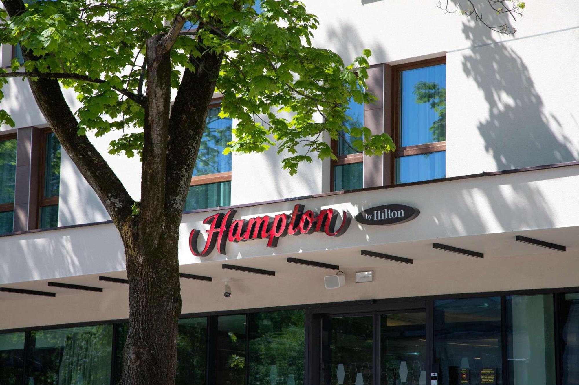 Отель Hampton By Hilton Белосток Экстерьер фото