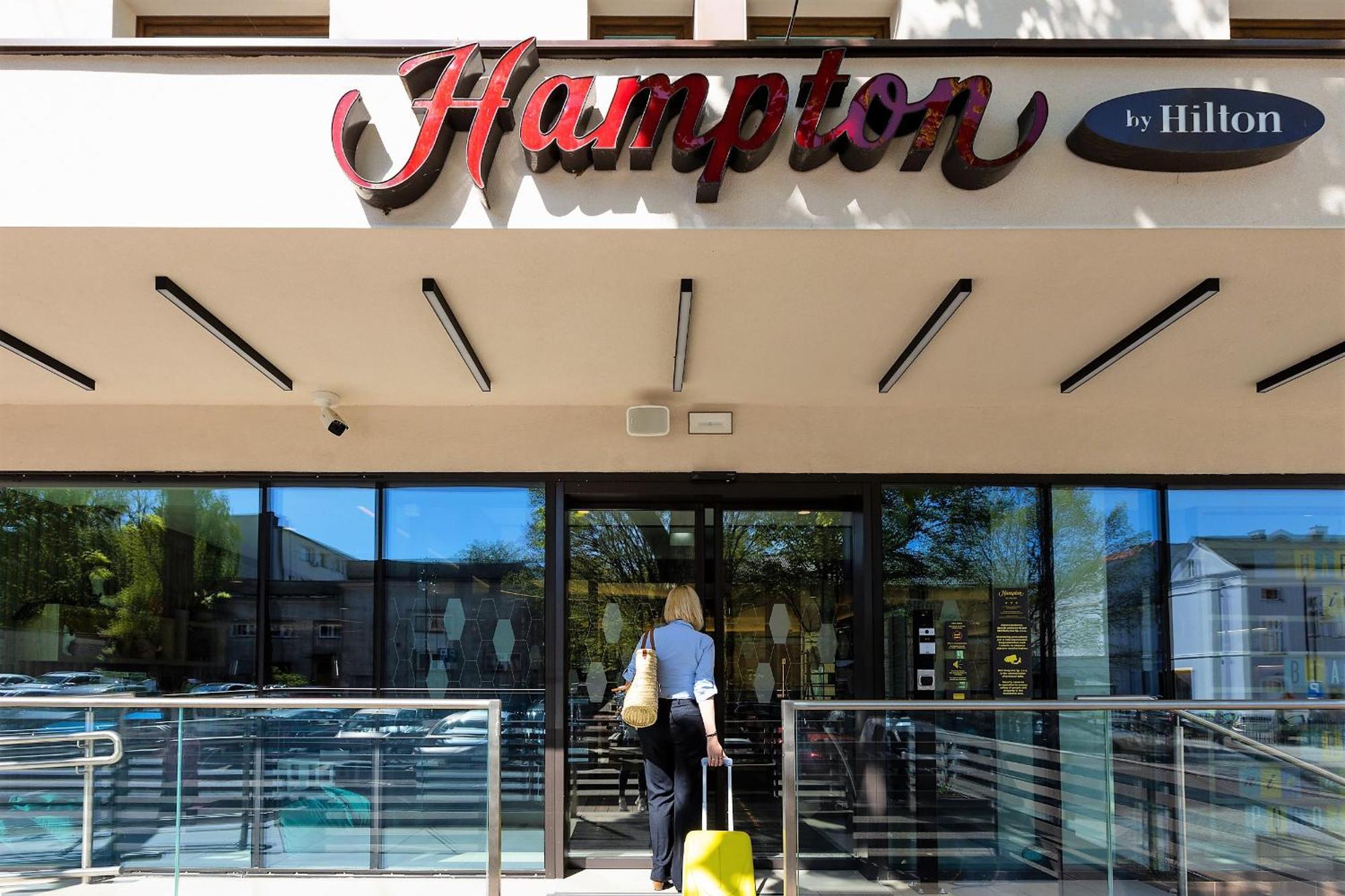 Отель Hampton By Hilton Белосток Экстерьер фото